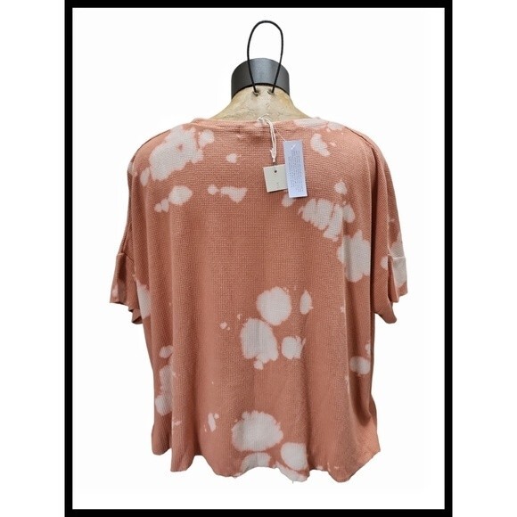 NWT Buckle Gilded Intent Crop Top Shirt Knit Tie Dye Raw Hem Nude Peach Large - Picture 2 of 7